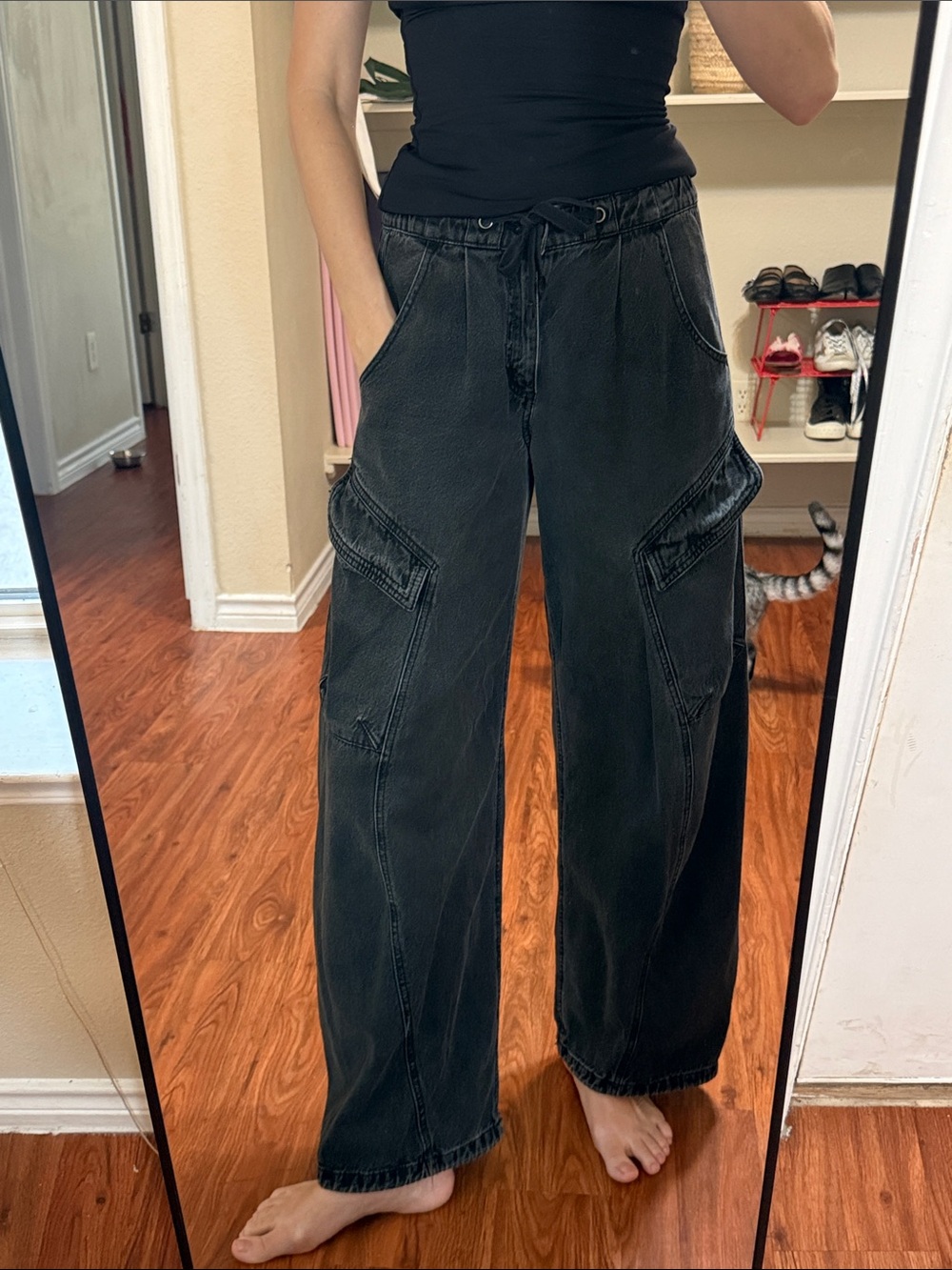 BDG Station Cocoon Baggy Barrel Leg Cargo Jeans - Picture 4 of 11